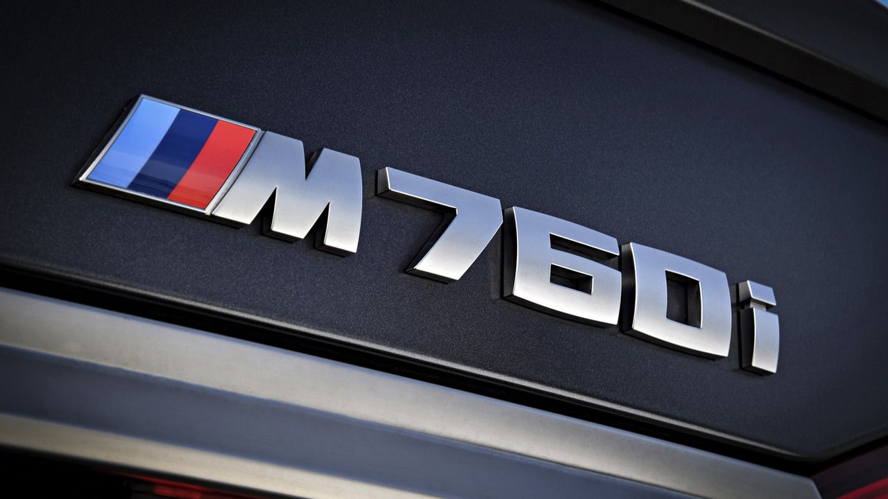 BMW M7 6