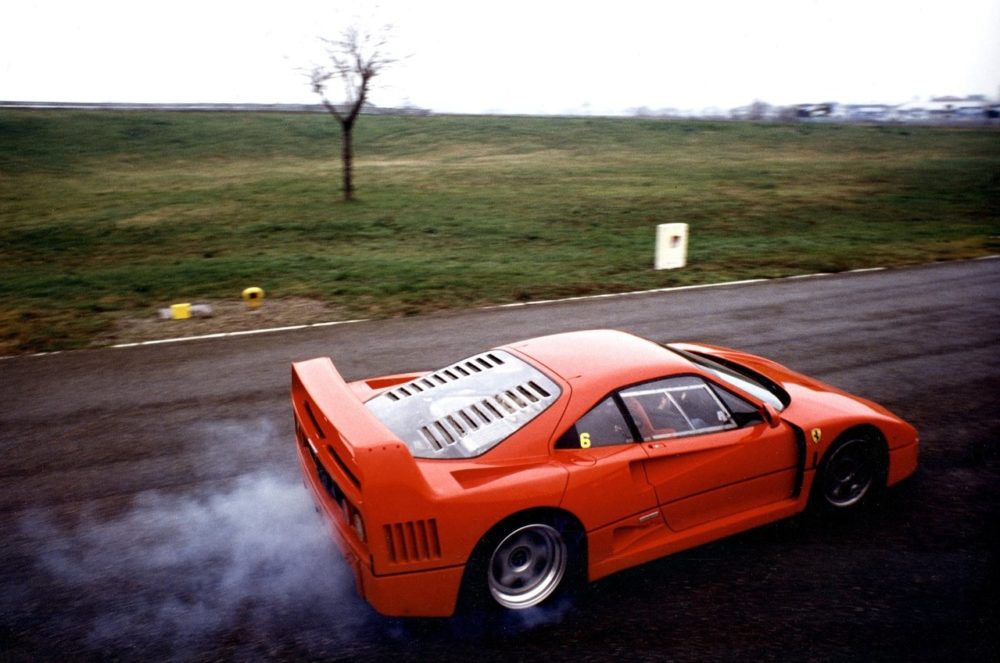 Ferrari-F40 04