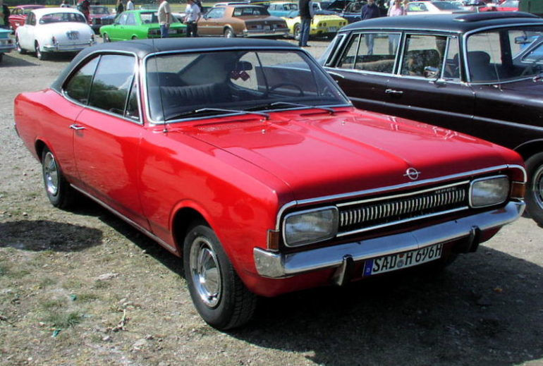 800px-MHV_Opel_Commodore_A_Coupé_01
