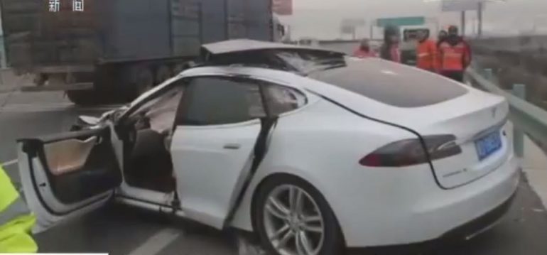 the-first-ever-tesla-autopilot-fatal-accident-might-have-happened-in-china_3