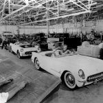 1280px-The_first_Corvettes_produced_in_Flint,_Michigan_on_June_30,_1953_assemble_line