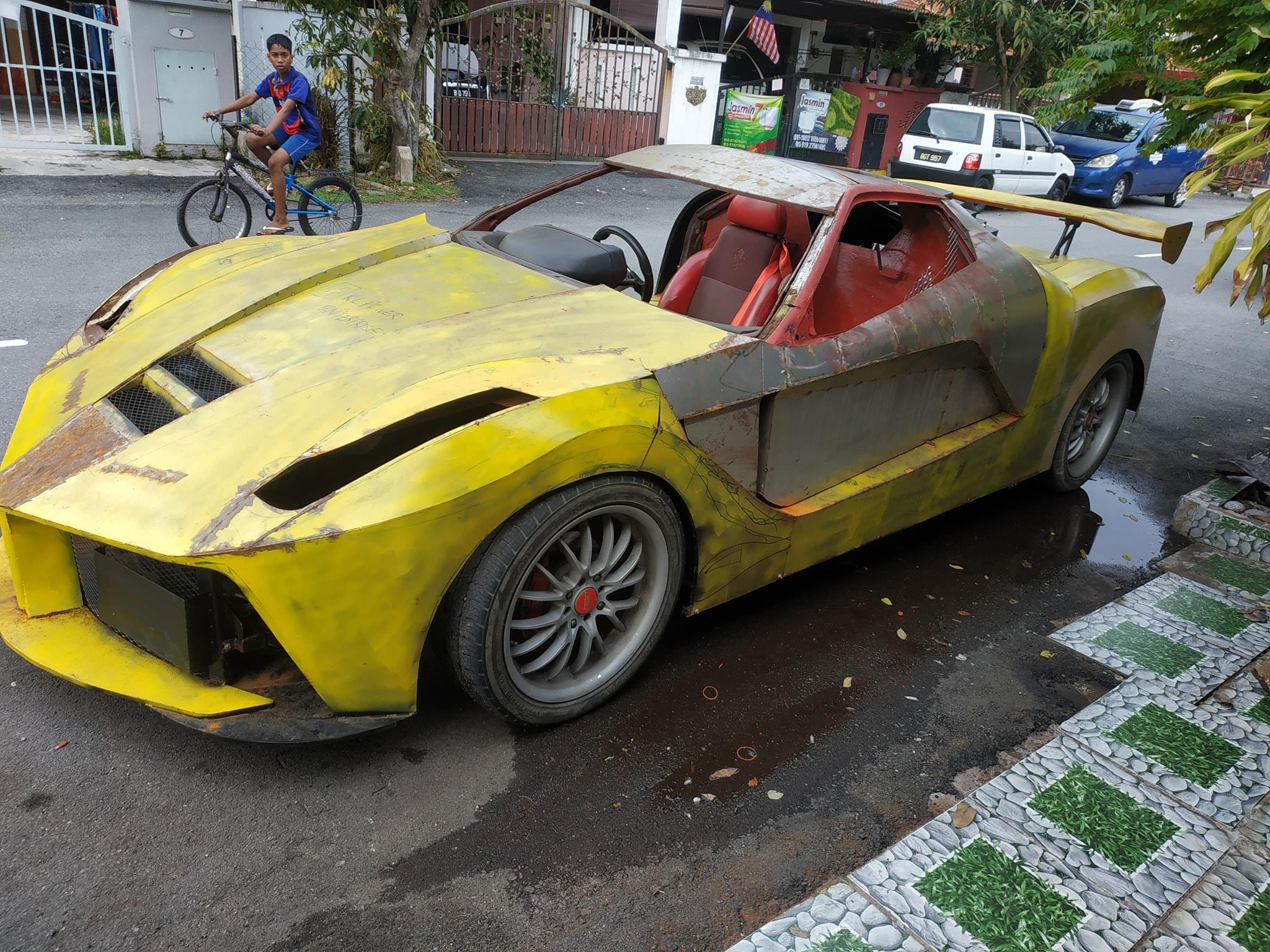 668c98a4-laferrari-replica-malaysia-3