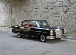Mercedes-Benz 220 W111 je služio istog vlasnika pune 54 godine