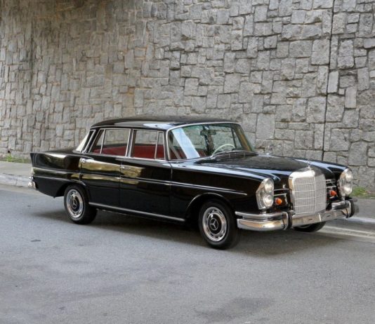 Mercedes-Benz 220 W111 je služio istog vlasnika pune 54 godine