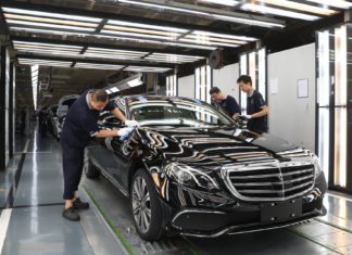Daimler o?ekuje oporavak, nakon gubitka u drugom kvartalu