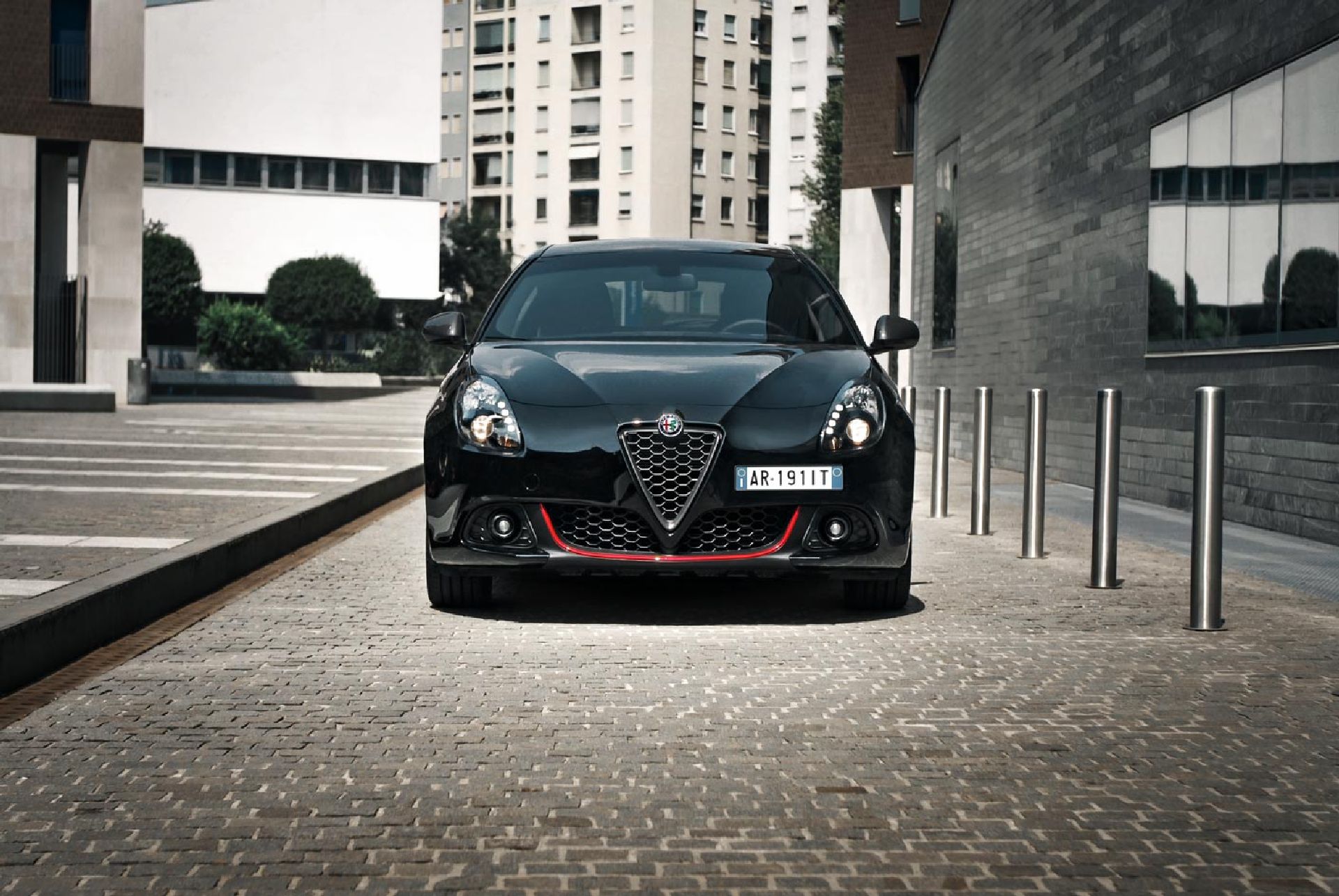 Alfa only plus. Alfa Romeo Giulietta Black. Alfa Romeo Giulietta 2015 Black. Альфа Ромео черная. Alfa Romeo Giulia Black.