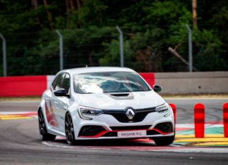 Novi Renault Megane R.S. Trophy-R Renault Megane R.S. Trophy-R