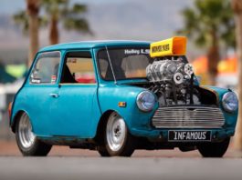Video: U Mini ugradio motor V8 sa 600 KS
