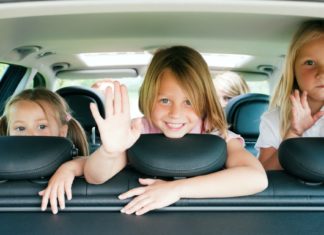 TOP 10 savjeta kako lakše putovati s malom djecom u automobilu