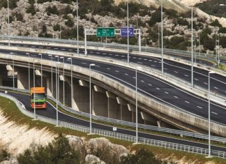 HAC: Za vikend 25 posto manje vozila nego lani