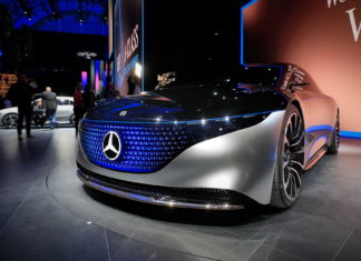 Kompanija priznata u industriji kompjutorskih igrica i Mercedes zajedno stvaraju super-ra?unalo za automobil