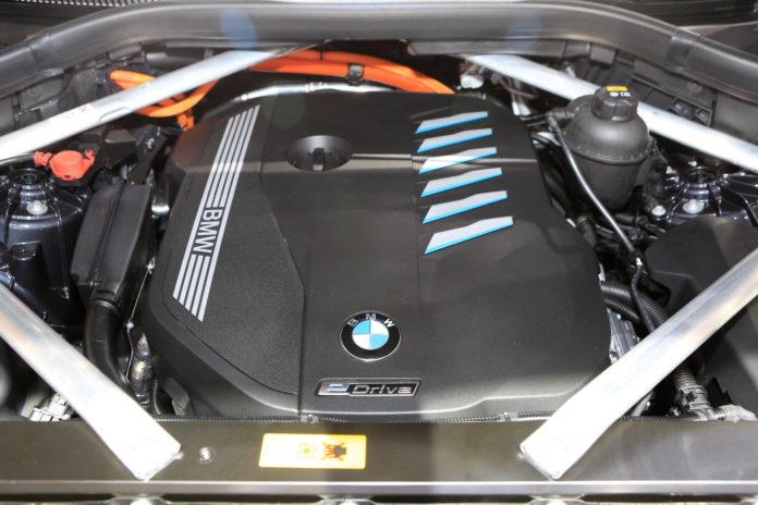 e34cd54b-2020-bmw-x5-xdrive45e-at-2019-frankfurt-motor-show-15
