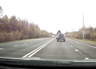 Video: Riskantno pretjecanje završilo frontalnim sudarom
