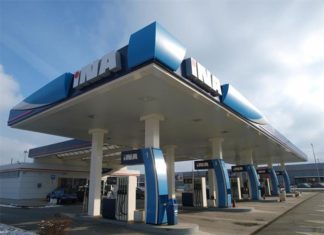 Zatvorena benzinska pumpa INA na Sredancima