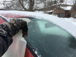Odmrzavanje stakala automobila: U ku?noj radinosti možete pripremiti jednostavno sredstvo!