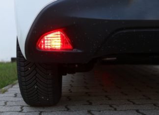 Stražnja svjetla za maglu: Kad ih možete uklju?iti, a da ne iritiraju druge voza?e?!