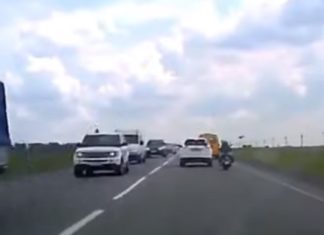 VIDEO: Pogledajte koliko je sre?e imao voza? motocikla u ovoj nesre?i!