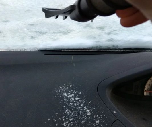 Zamrznuta stakla automobila iznutra: Zašto dolazi do toga i kako to riješiti!