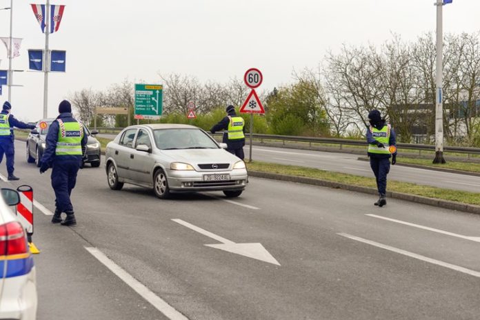 policija