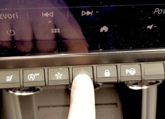 Uklju?ena sva ?etiri žmigavca i zaustavljanje na cesti, kad se to smije napraviti?