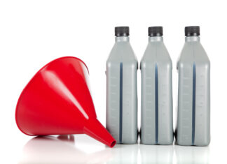 Što morate znati prije kupnje odgovaraju?eg ulja za auto?