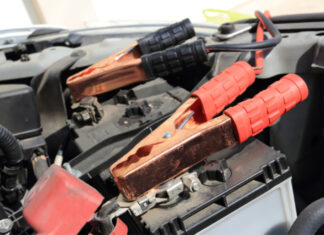 Kako pokrenuti vozilo pomoću kabela, ali kako možemo i opasno pogriješiti!