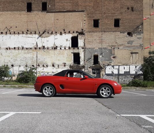 MG F: roadster po britanskom receptu