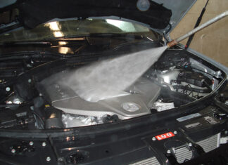 Zašto je bolje kupiti rabljeni automobil na kojem nije opran motor?