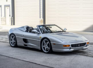 Ovaj Ferrari F355 Spider je unikatan