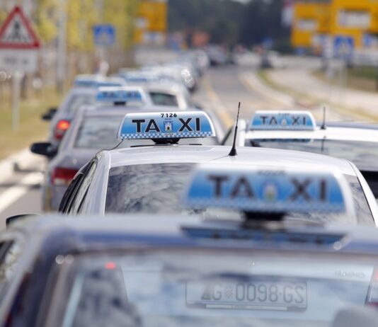 Taksisti: Djelatnost i tržište su neure?eni