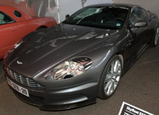 Casino Royale svijetu je po prvi puta predstavio Aston Martin DBS V12