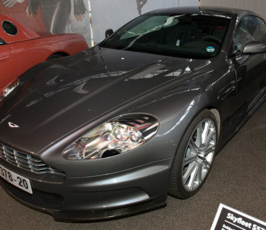 Casino Royale svijetu je po prvi puta predstavio Aston Martin DBS V12