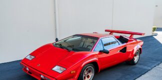 Enzo Ferrari vs. Ferruccio Lamborghini