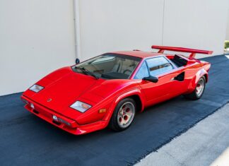 Enzo Ferrari vs. Ferruccio Lamborghini