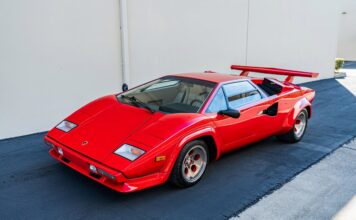 Enzo Ferrari vs. Ferruccio Lamborghini