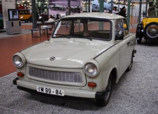 Trabant – Polo DDR-a: plan je bio napraviti tricikl, a ispao je auto za kojeg su liste ?ekanja bile i 17 godina, a prosje?ni vijek 28 godina
