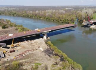 Spojen most Gradiška preko rijeke Save