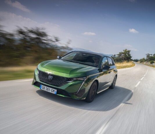 Novi Peugeot 308 je opremljen sa 8 tehnoloških inovacija koje olakšavaju svakodnevni život