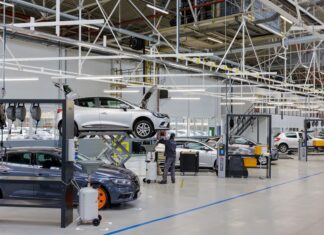 Prva godišnjica tvornice Refactory i sve?ano otvaranje jedinice RV u Flinsu