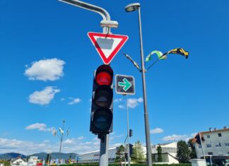 Skre?u udesno i na crveno! Novost u Sloveniji, nema više zaustavljanja na crvenom ako nema opasnosti