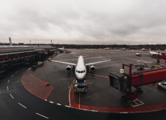 Najmanje 50.000 aviona letjelo je ove zime bez putnika! Puna im usta ekologije, uvode elektroaute na silu, a zrakoplovi i politi?ari najve?e su eko šteto?ine