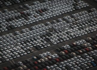 Potražnja za automobilima potaknula japanski izvoz na kraju 2021.