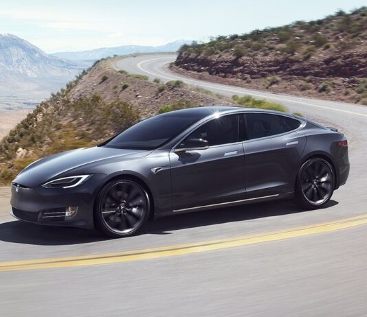Musk prodajom dionica Tesle pribavio ?etiri mlrd dolara