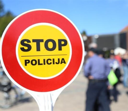 Policijski službenici iz Velike Gorice tijekom nadzora prometa zaustavili 58-godišnjeg recidivistu za kojeg su utvrdili da je po?inio niz prekršaja
