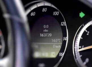 Znate li koliko dugo morate imati uklju?ene pokaziva?e smjera kod pretjecanja i skretanja?