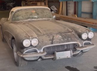 Ovaj Corvette iz 1962. izgleda kao nov nakon prvog pranja u 30 godina