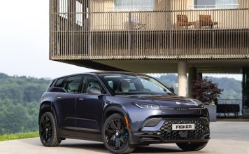 Ljudi, je li to moguće? Kupio skoro novi auto za ‘sitnicu’ i kompletno ga popravio za samo 100 eura!