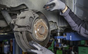 Što se događa s kočnicama kada automobil dugo stoji?