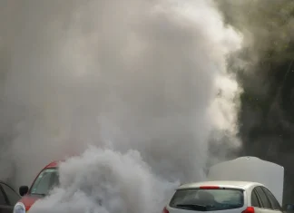 Na koje kvarove ukazuje dim iz auspuha?