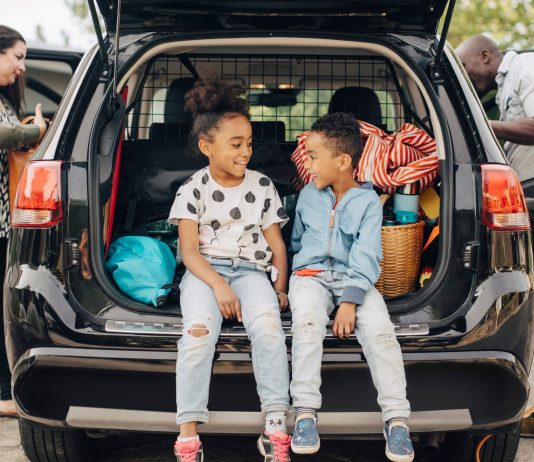 Putovanje s djecom u automobilu – 10 savjeta za mirniju i sigurniju vožnju